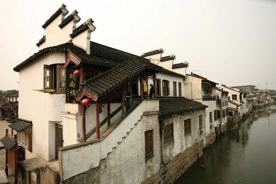 逃离荒凉的地方
